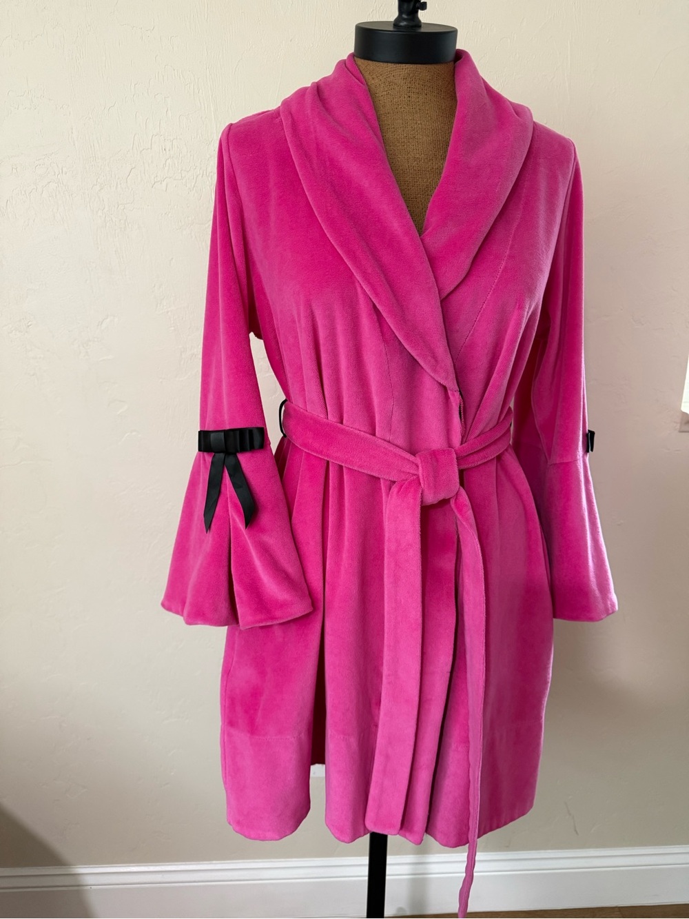Betsey Johnson Pink Velour Black Satin Robe Bell Sleeves w/Bows Medium Like New